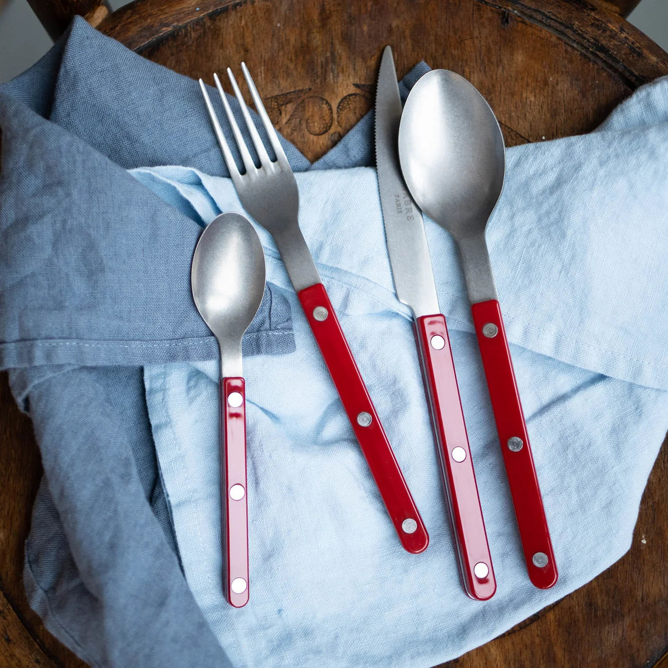 Sabre Paris Bistrot Burgundy Vintage Finish Cutlery Set | JDV Sabre Paris Bistrot Burgundy Vintage Finish Cutlery Set | JDV