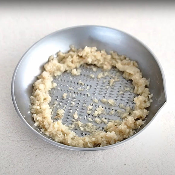 KAJIdonya Stainless Steel Condiment Grater with Spout