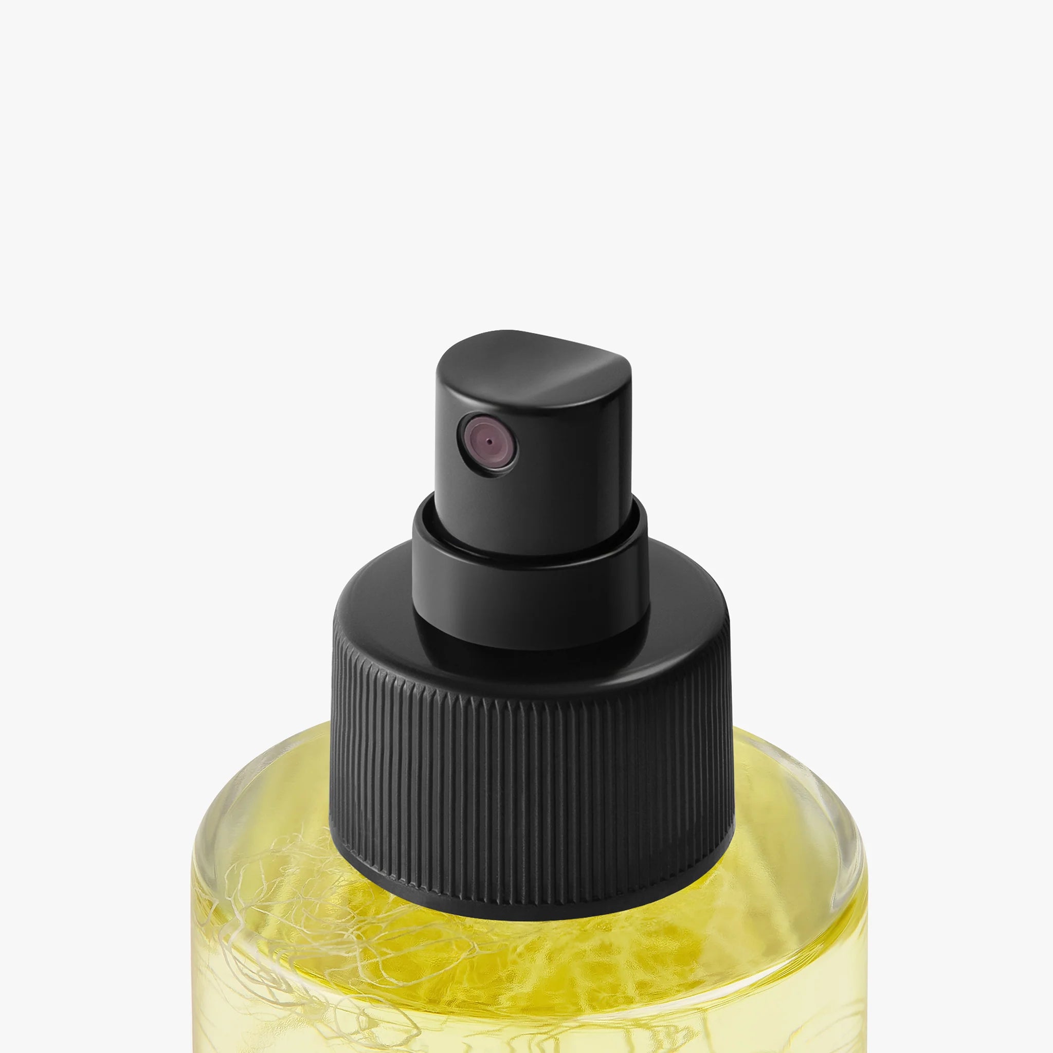 body-oil-lichen-detail-web.webp