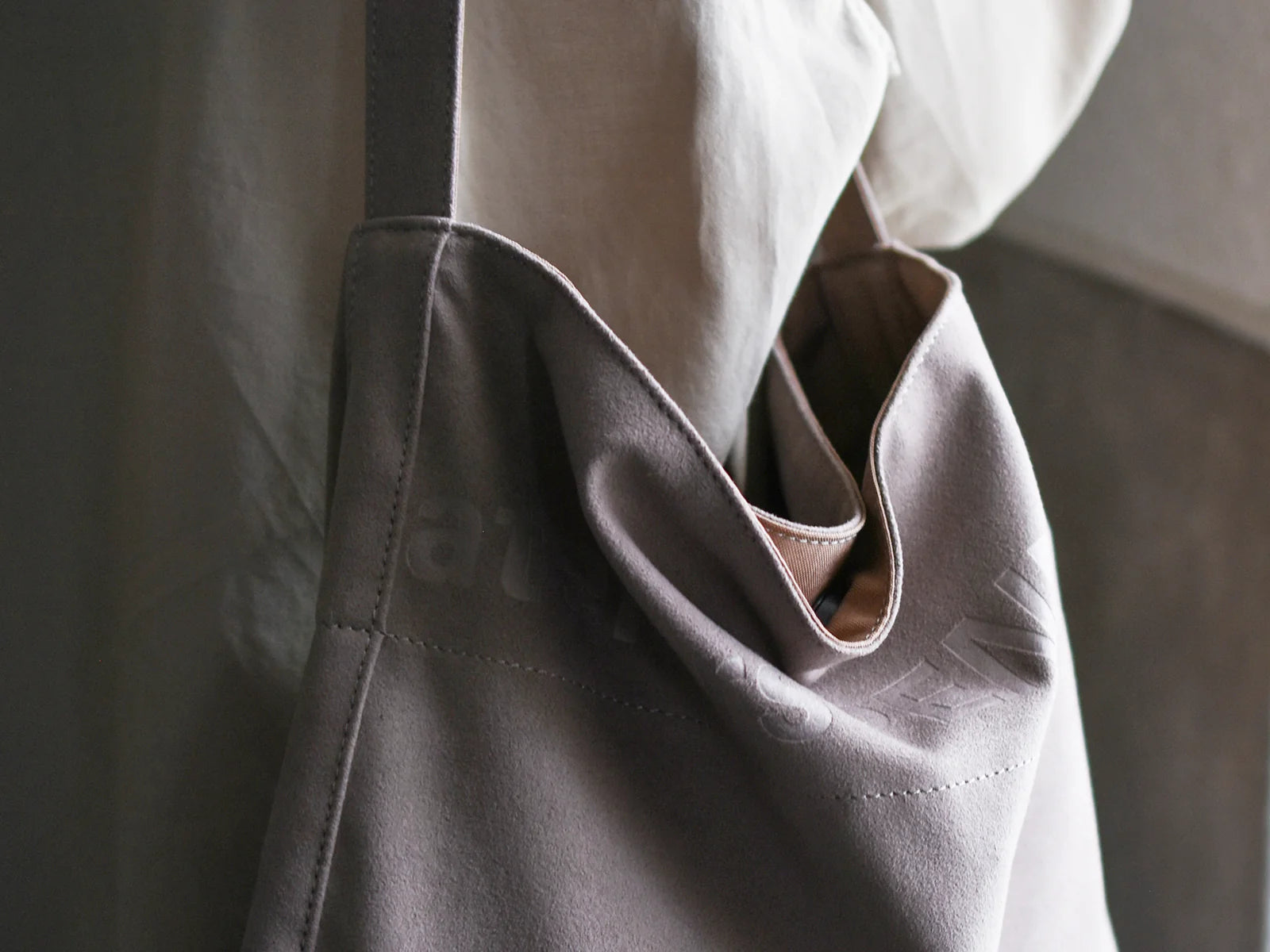 Flak Shoulder Bag