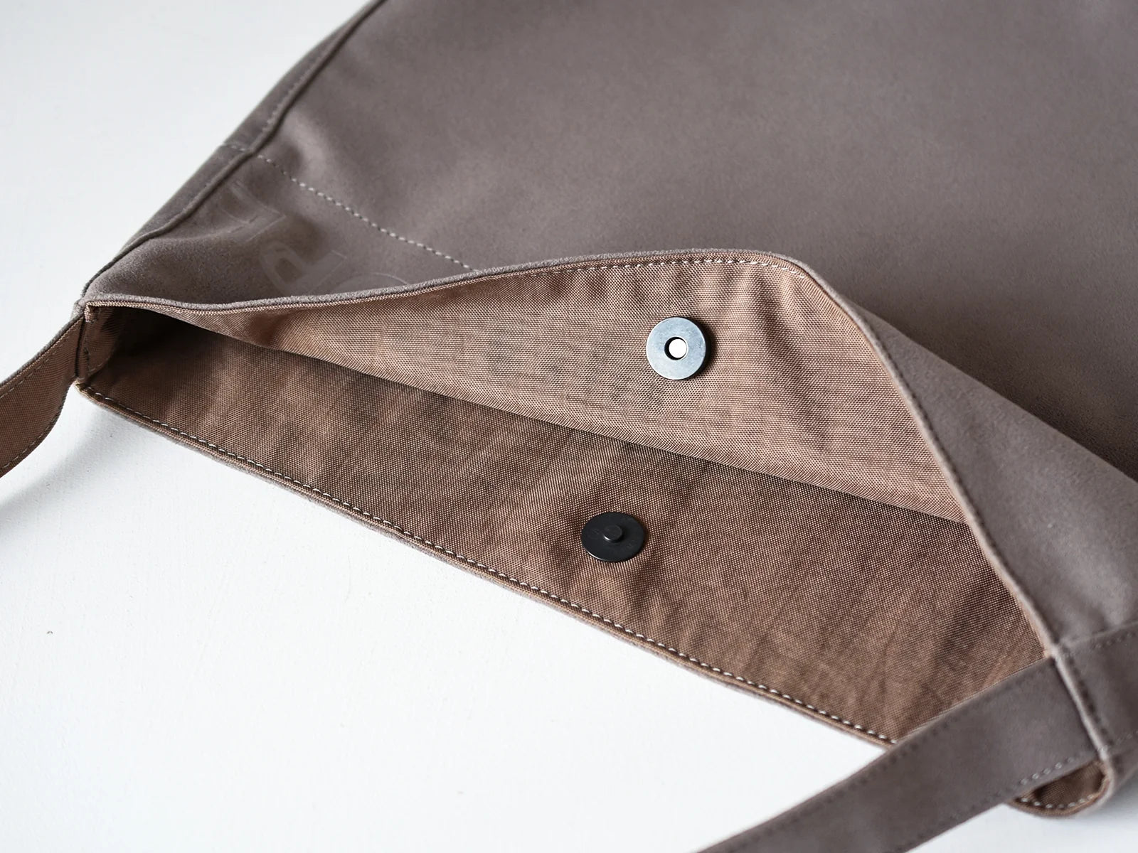 Flak Shoulder Bag