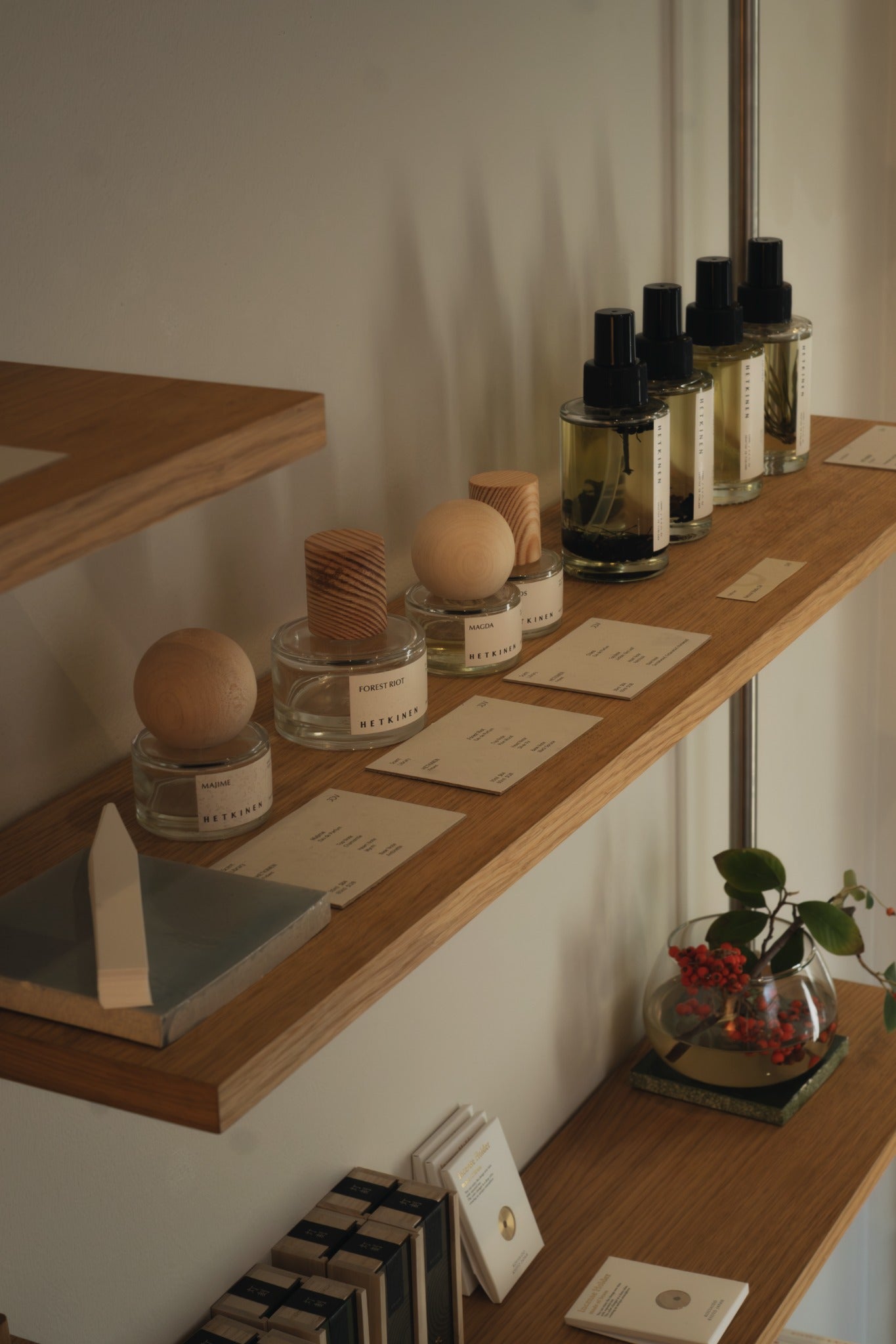 Hetkinen eau de parfum and room sprays displayed at JDV MARKET