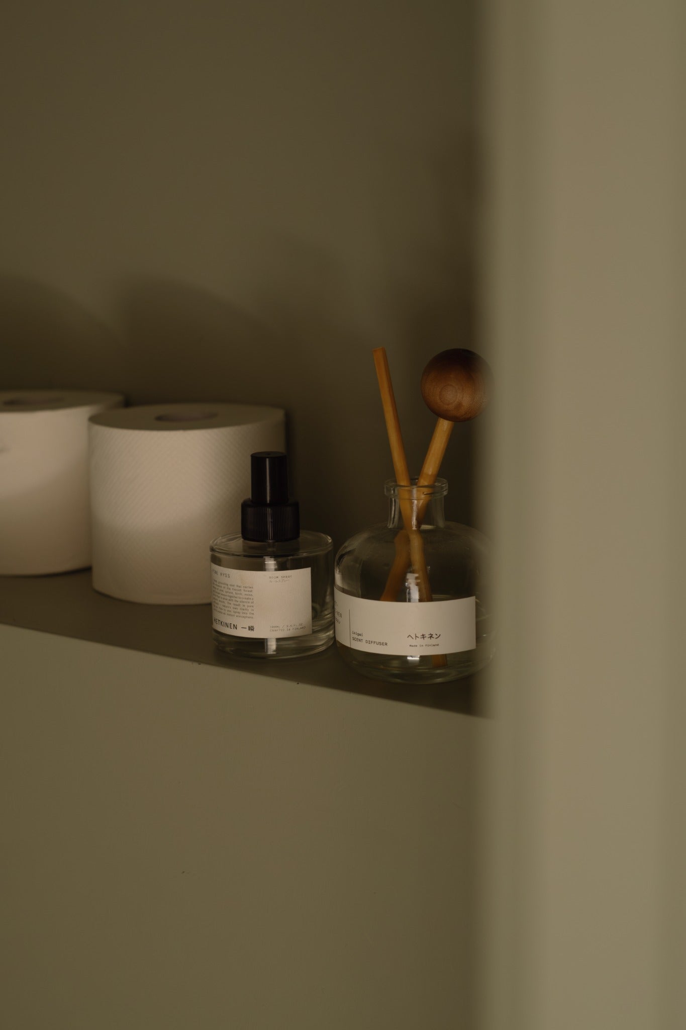 Hetkinen room spray and scent diffuser displayed at JDV MARKET