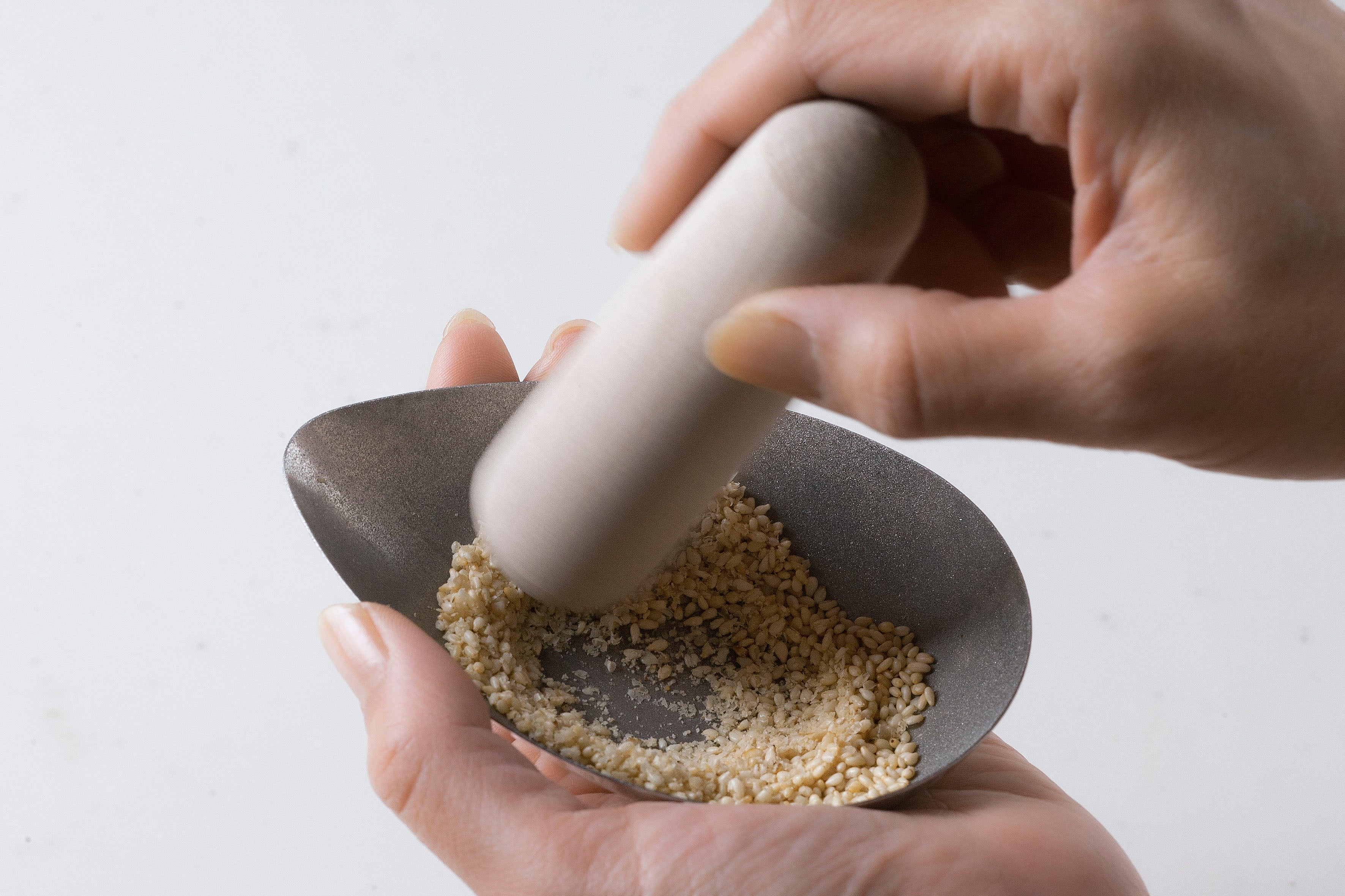 KAJIdonya Stainless Steel Pouring Grinder & Wooden Pestle Set