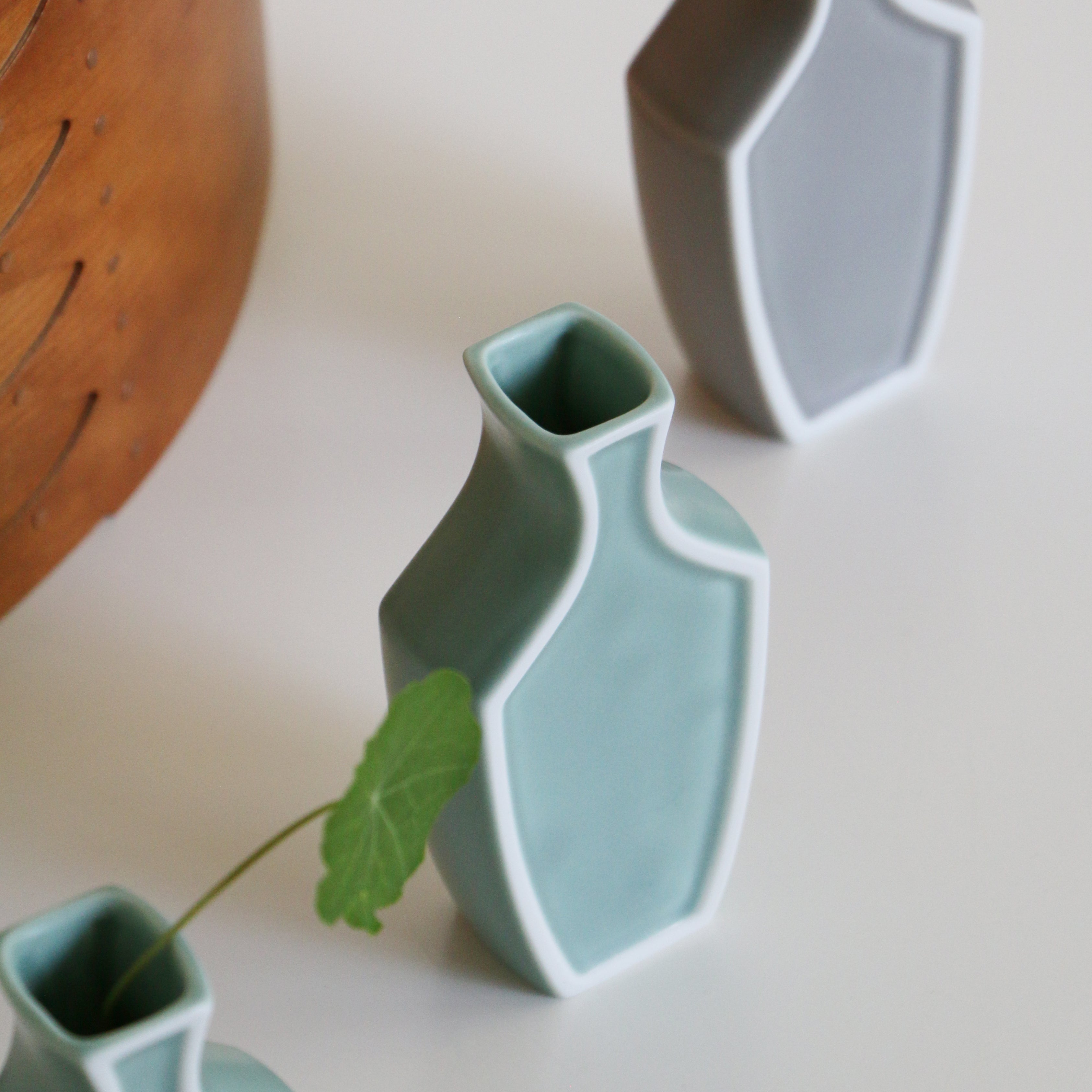 Oda Pottery Hanairo Framed Vase