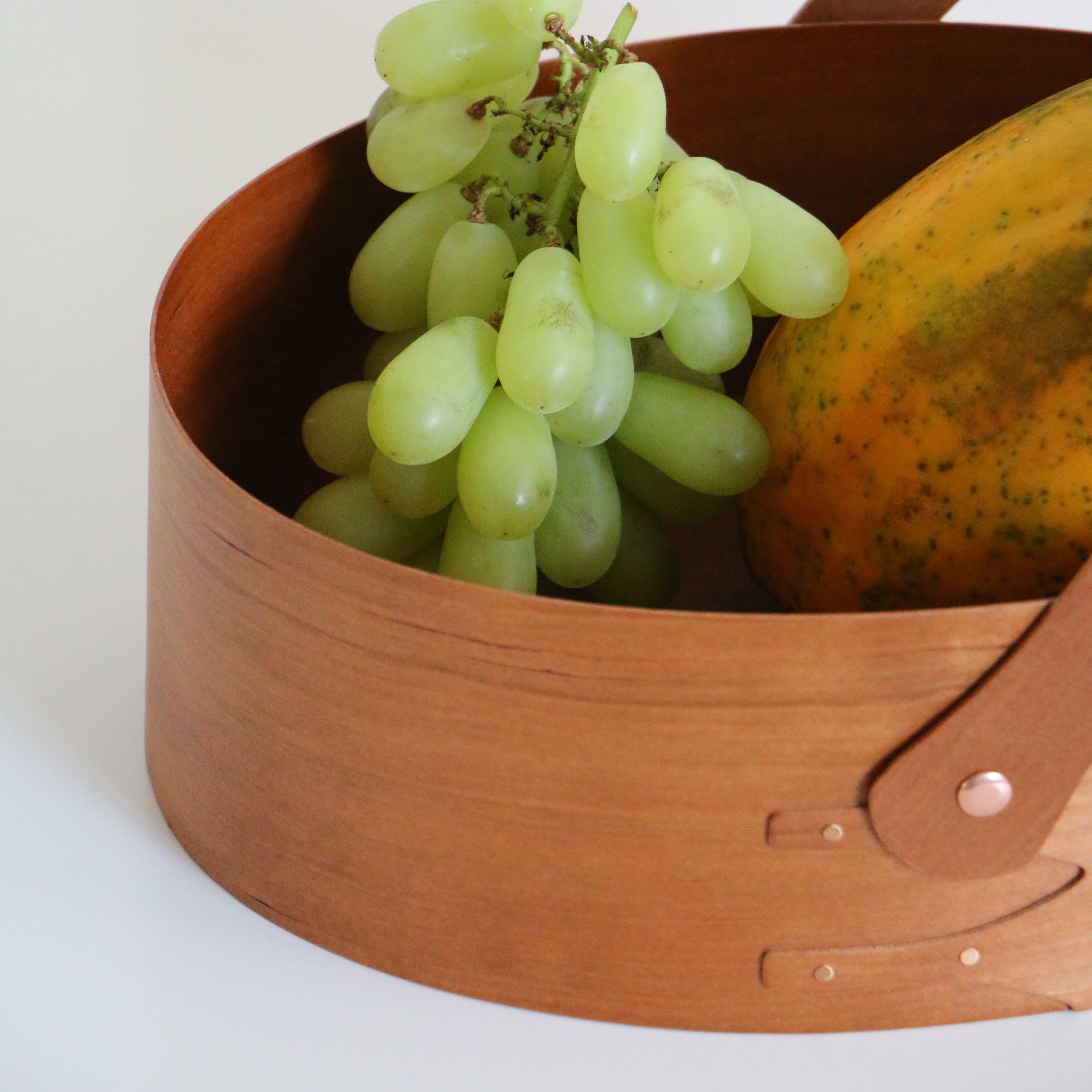 Shaker Swing Handle Box