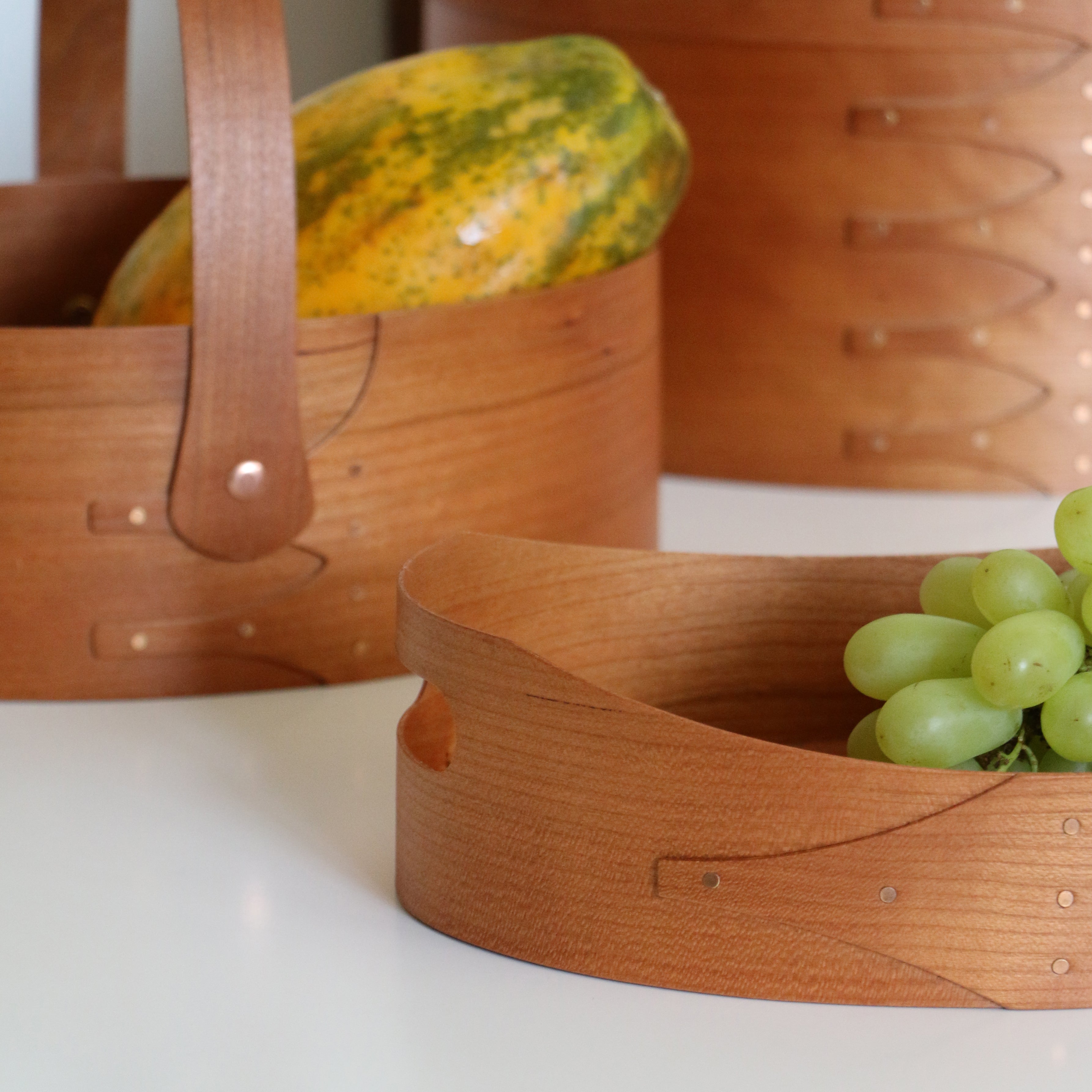 Shaker Oval Handle Tray