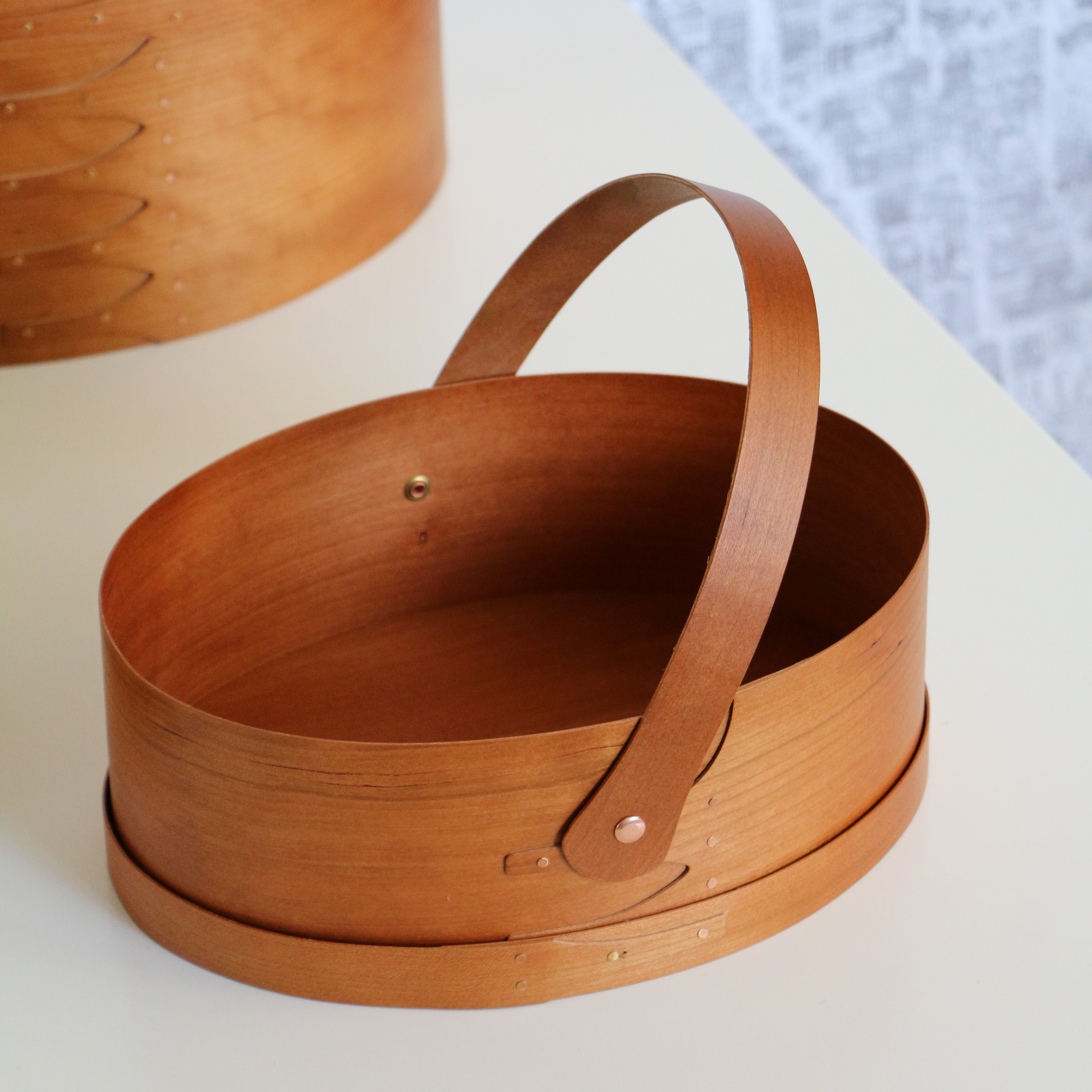 Shaker Swing Handle Box