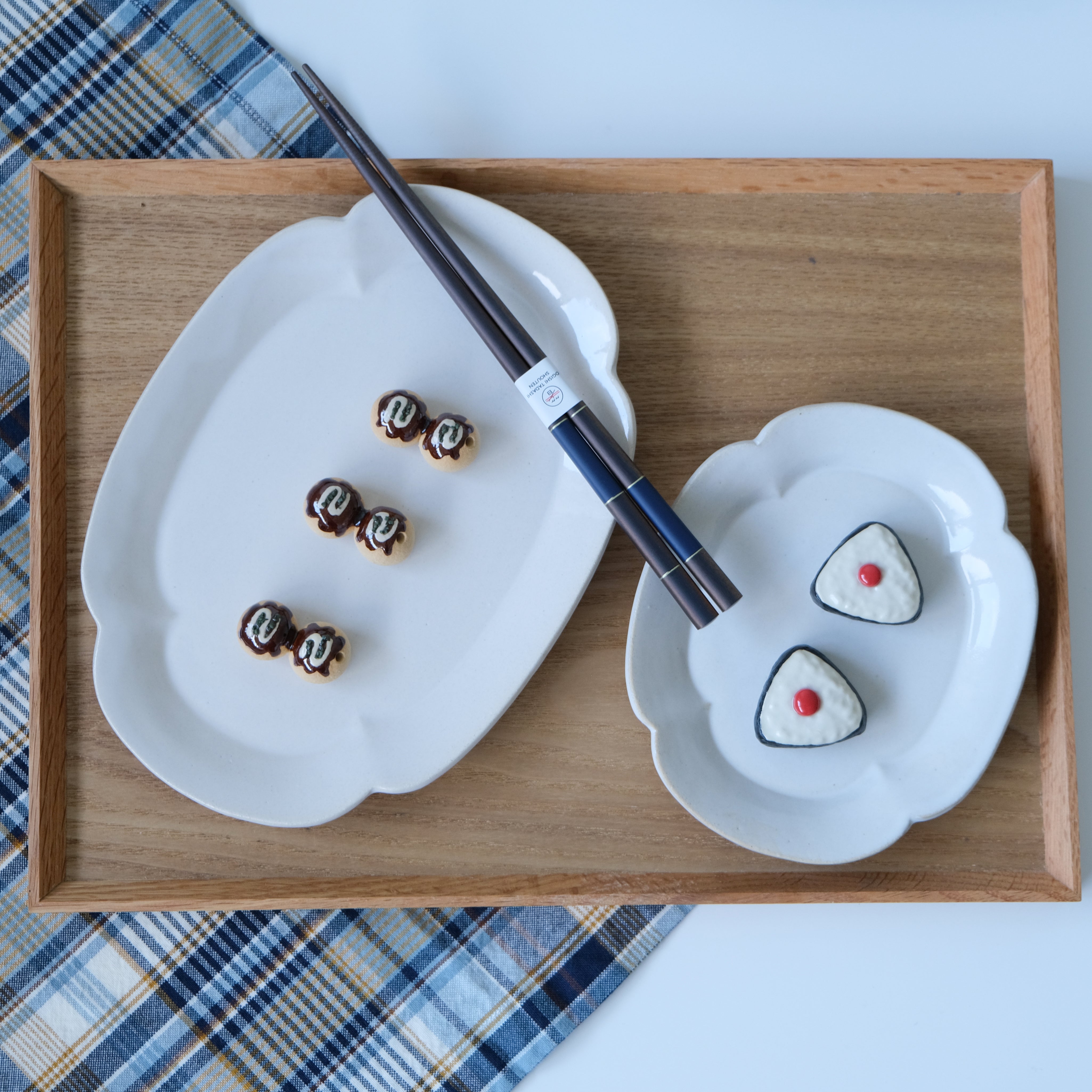 Studio m' Lien Plate