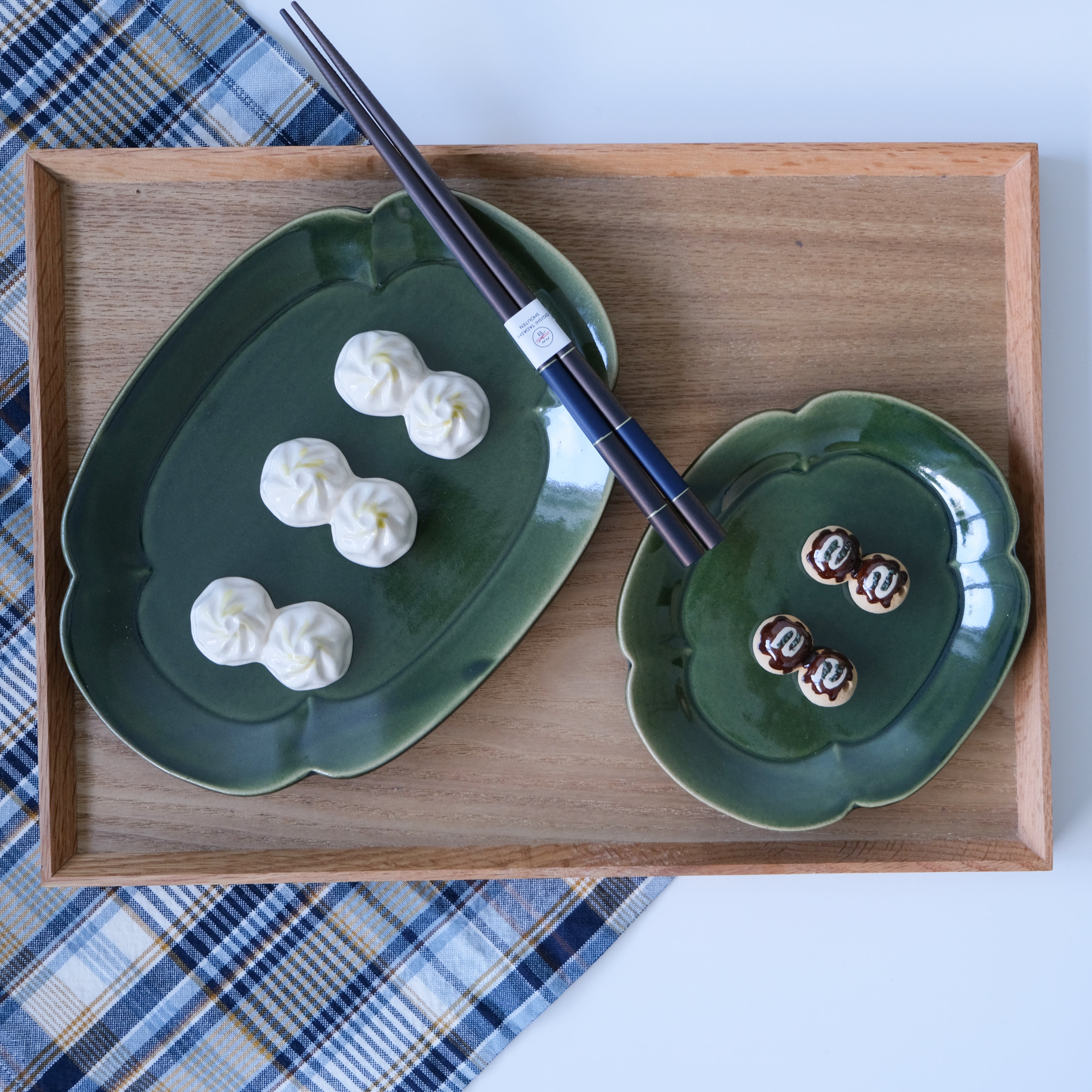 Studio m' Lien Plate