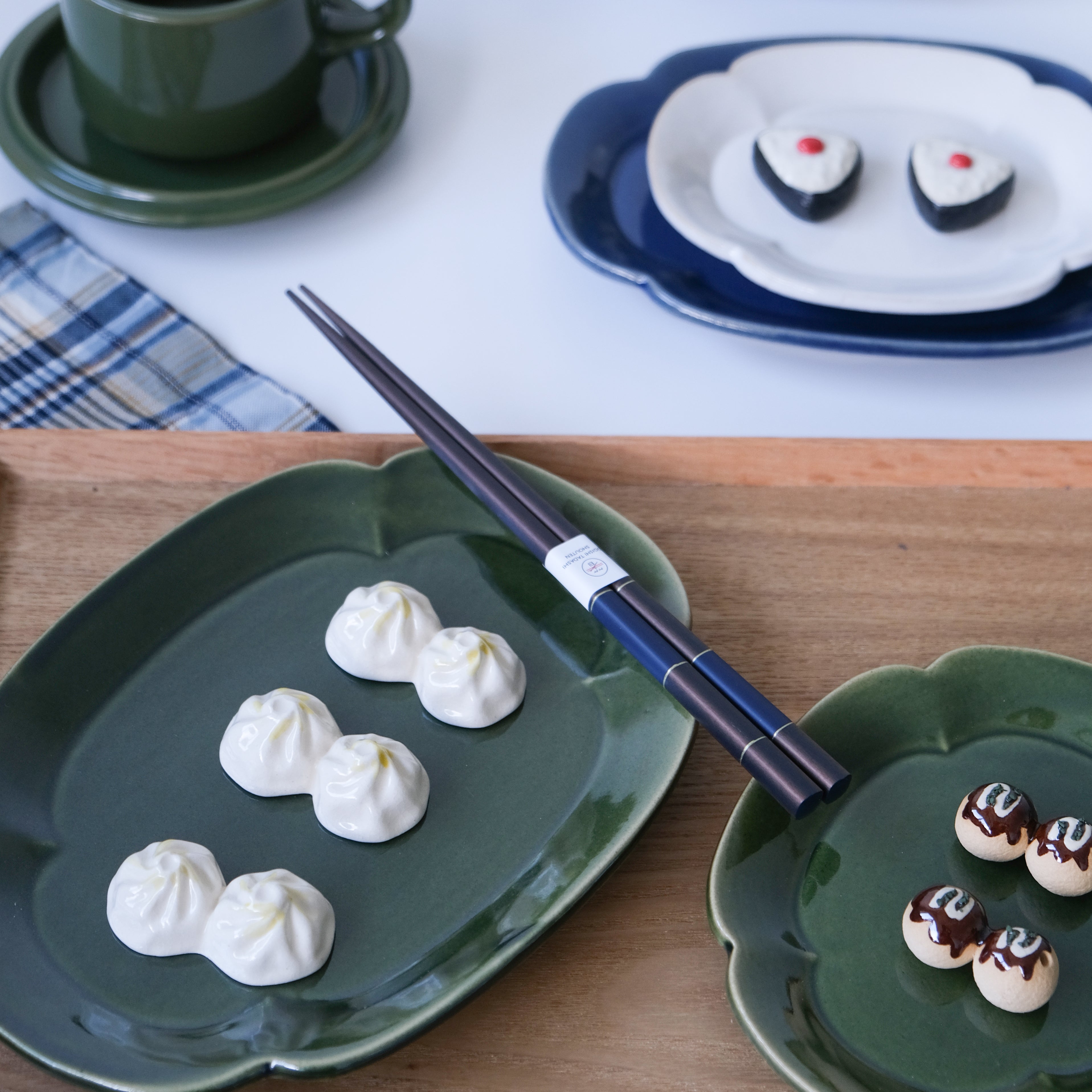 Studio m' Lien Plate