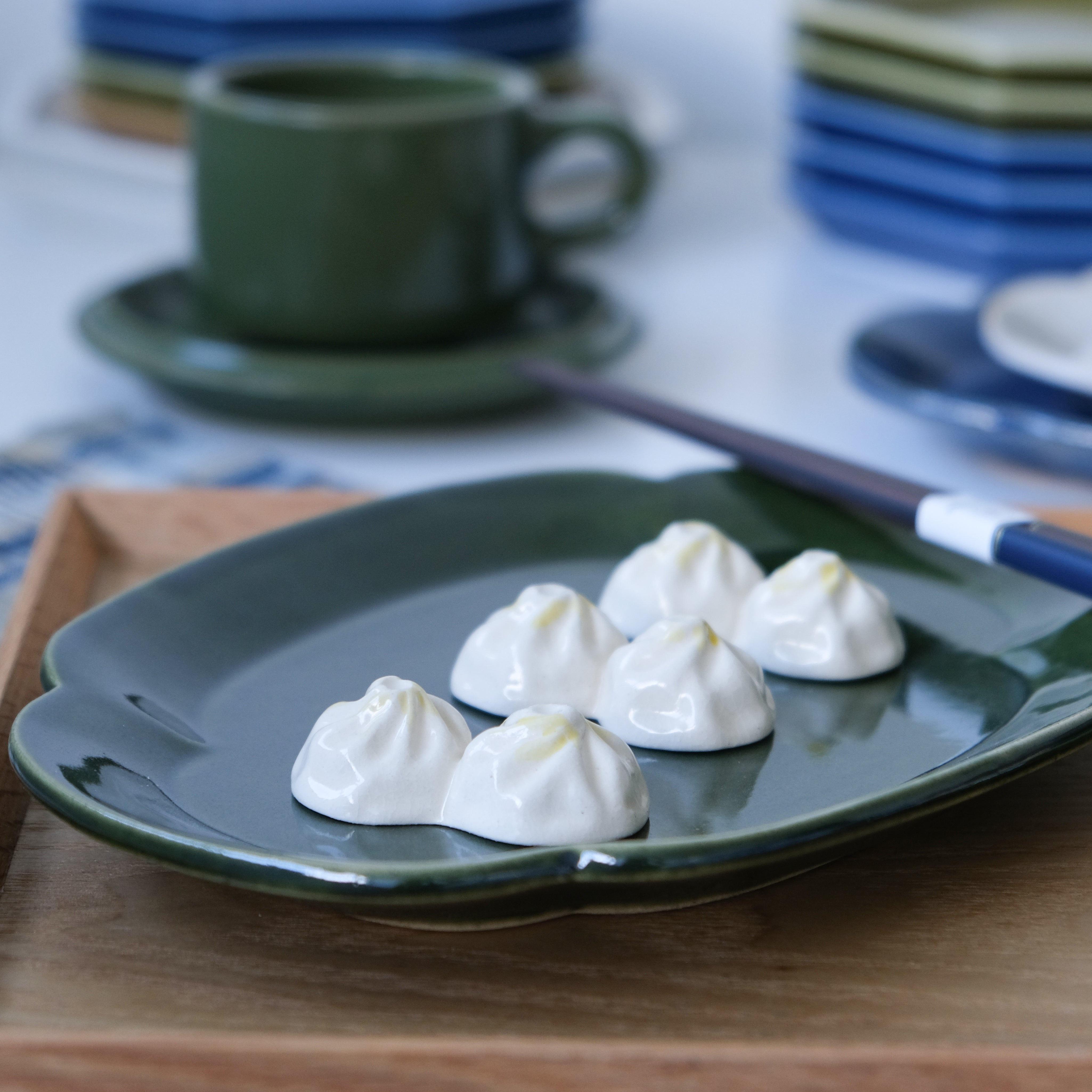 Studio m' Lien Plate