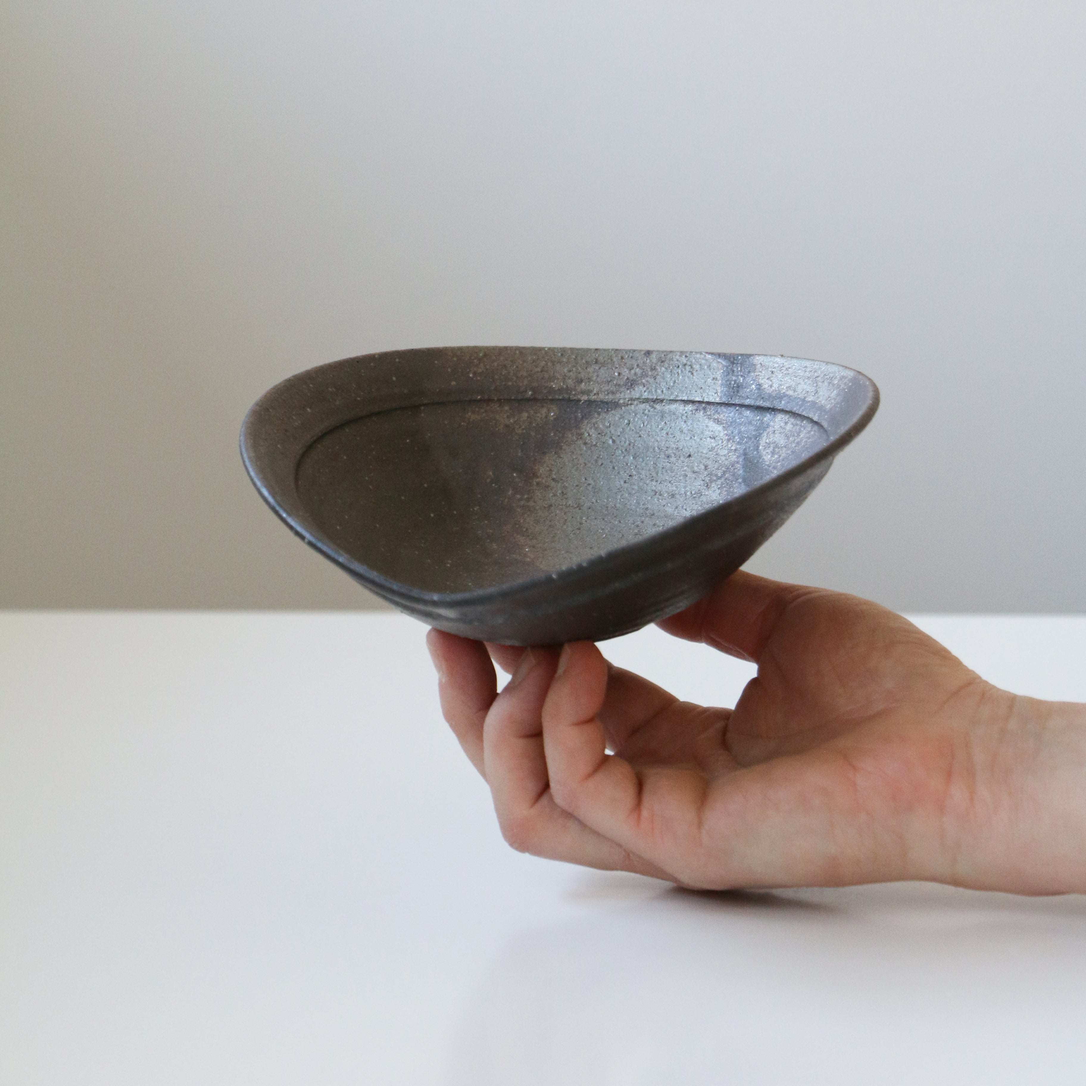 HECHIMON Shigaraki Rusty Smoked Bowl (3034)