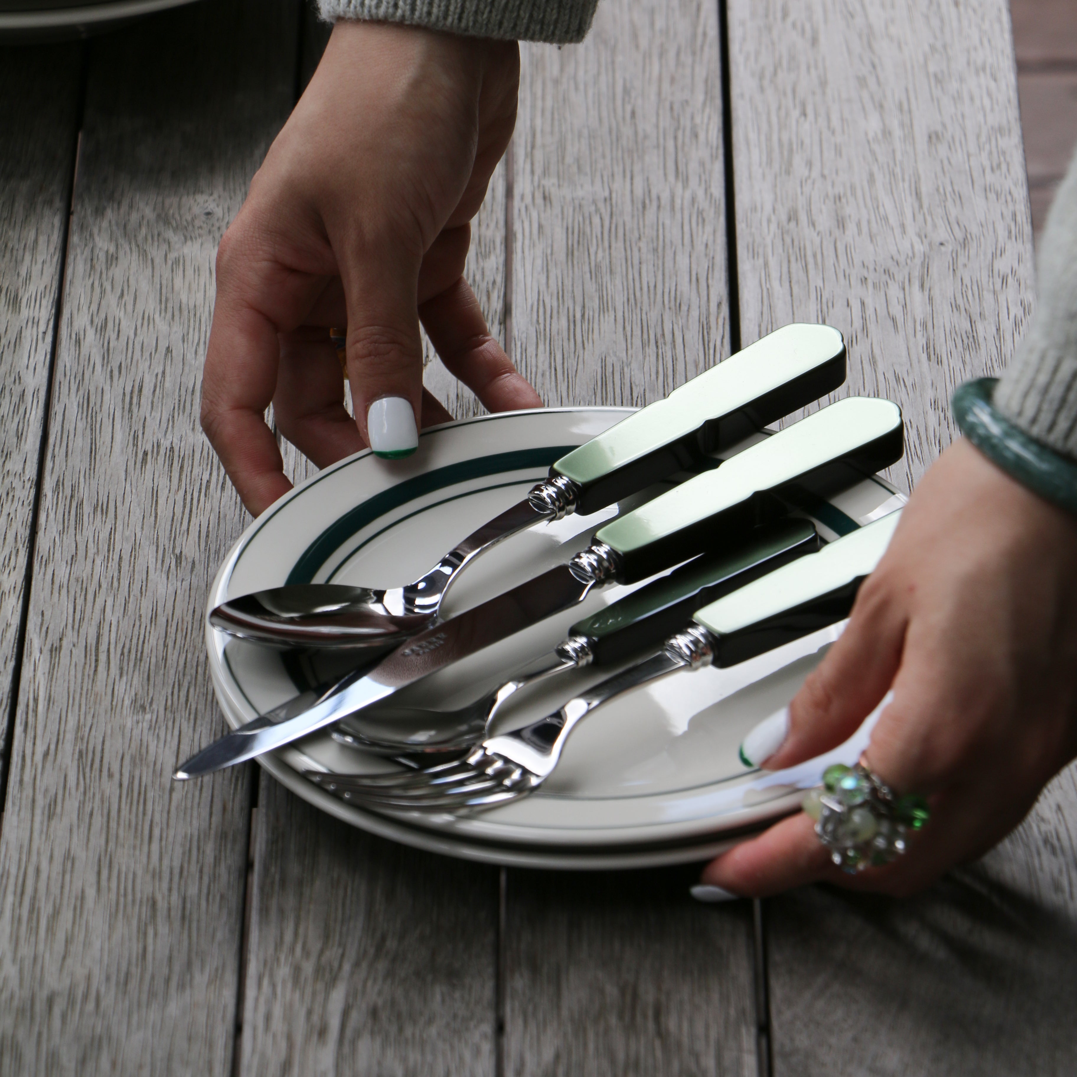 Vintage Retro Green Line Series