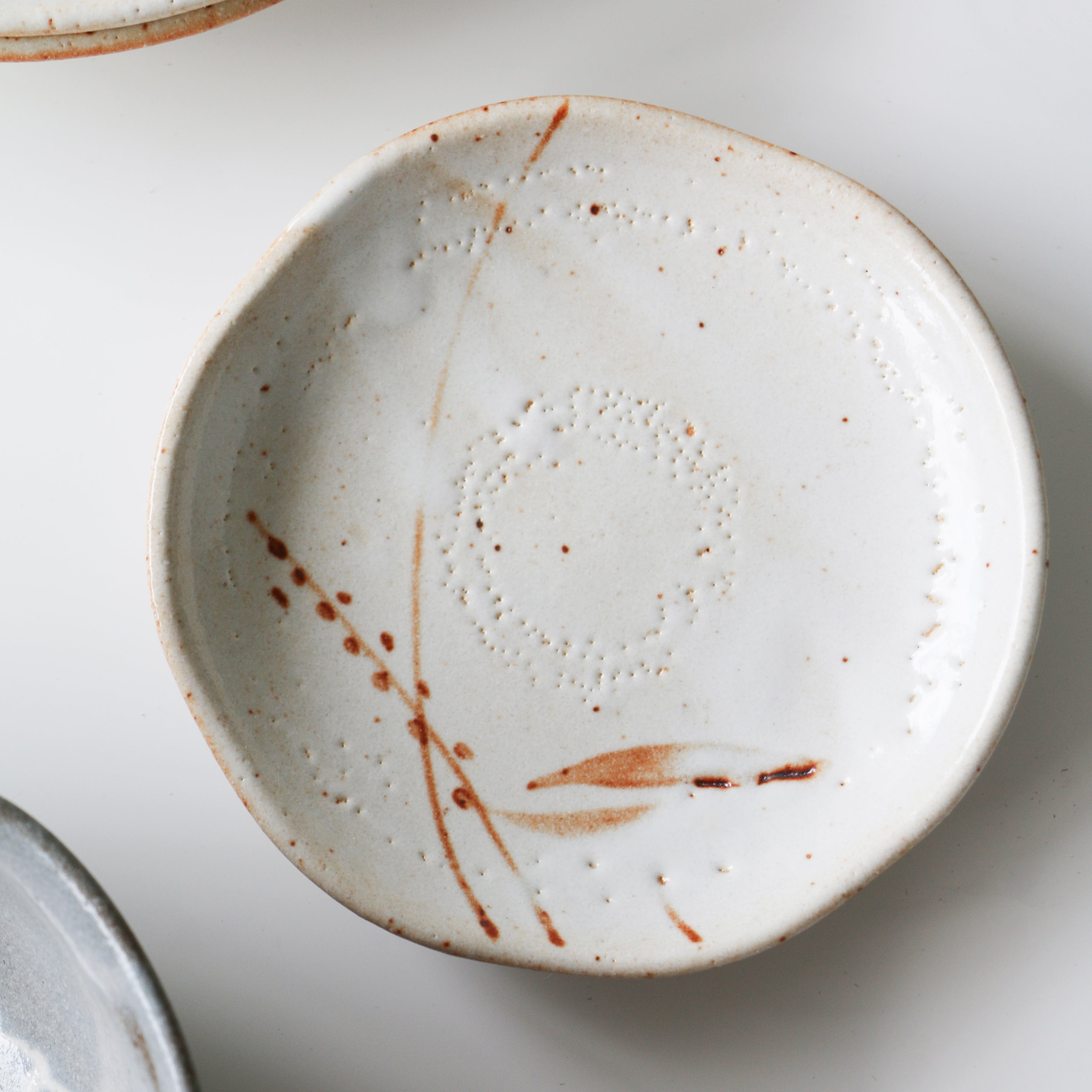 White Shino Chrysanthemum Plate/Dish