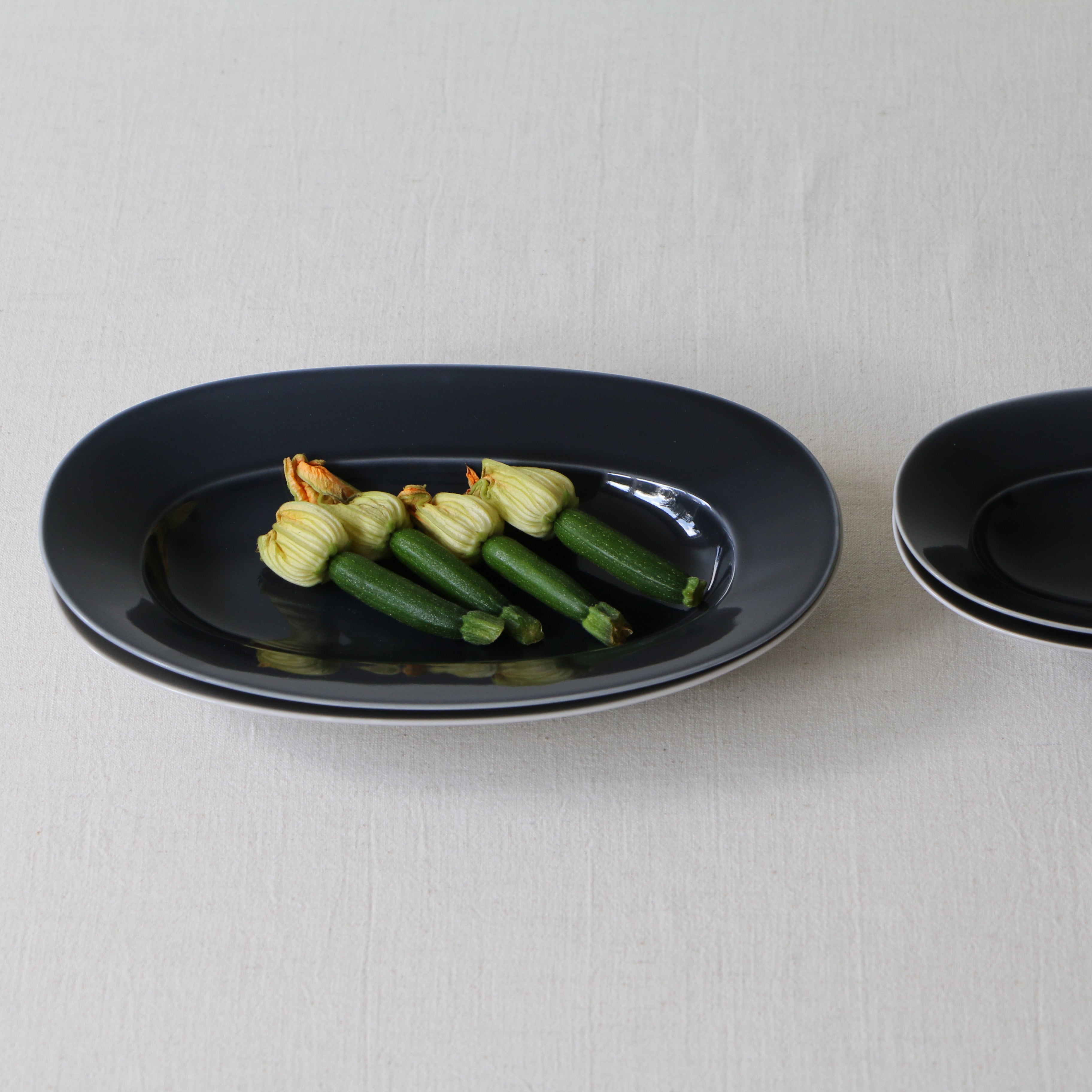yumiko iihoshi porcelain OVAL Plate