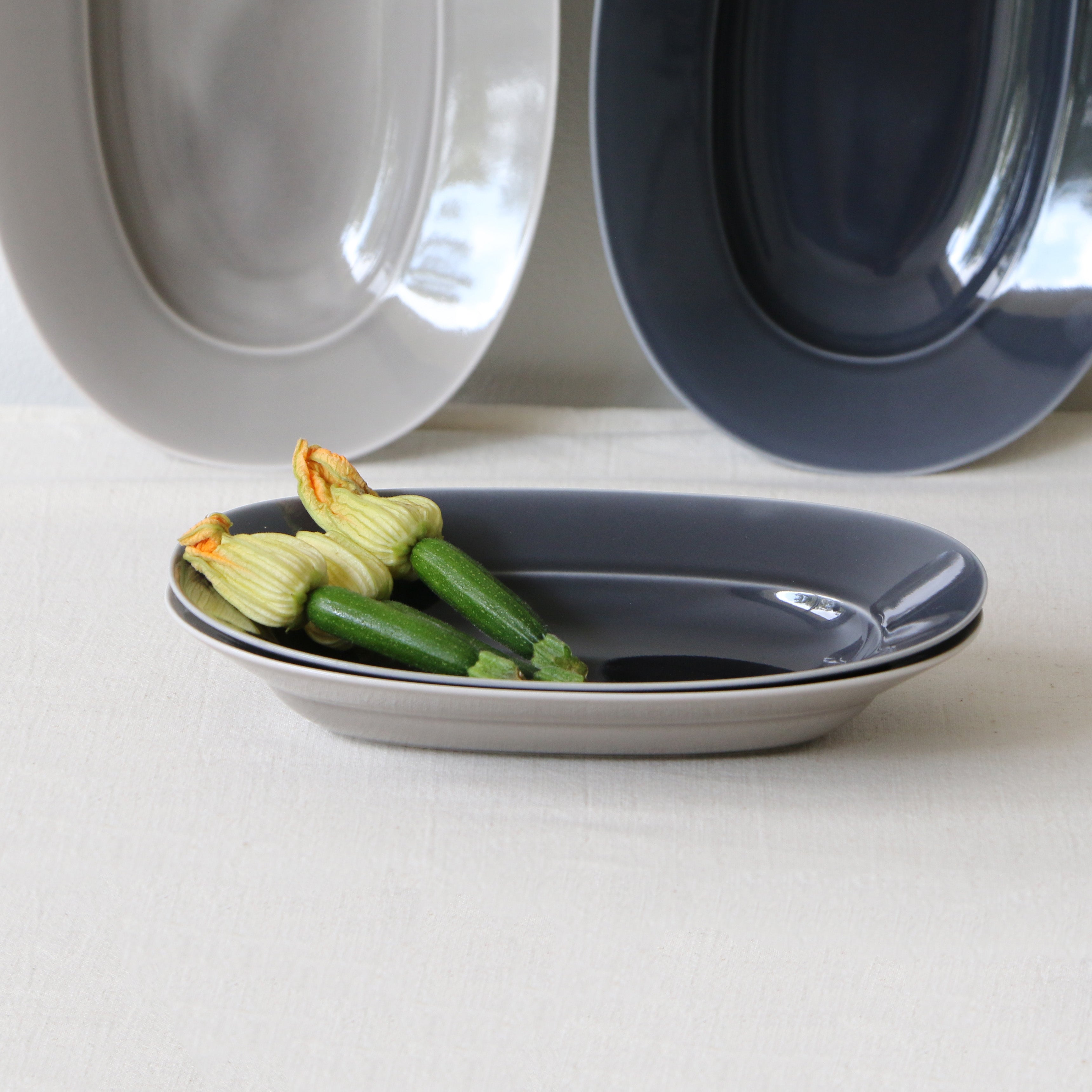 yumiko iihoshi porcelain OVAL Plate