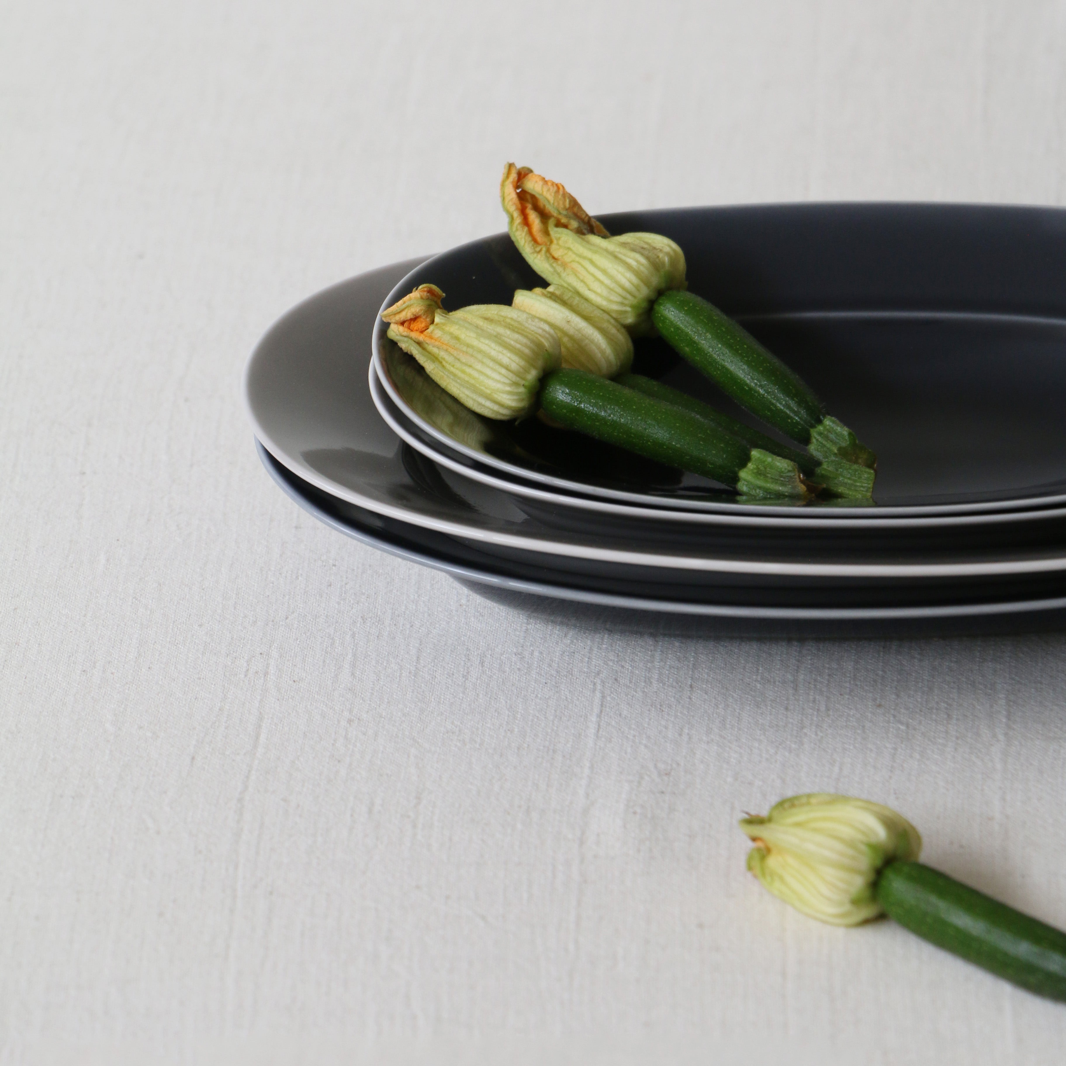 yumiko iihoshi porcelain OVAL Plate